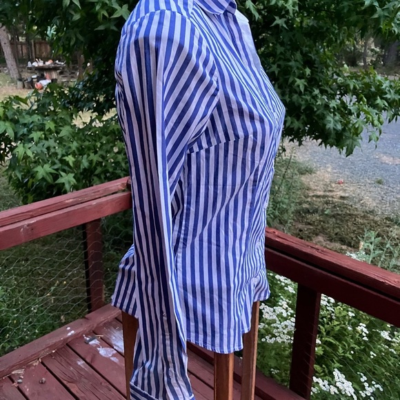 H & M Blue and White Striped Button-Up Shirt a classic size 10 cotton blend - Picture 5 of 8